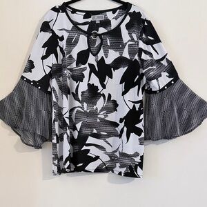 JM Collection Black & White Floral Bell-Sleeve Tunic with Stud Detail Size L